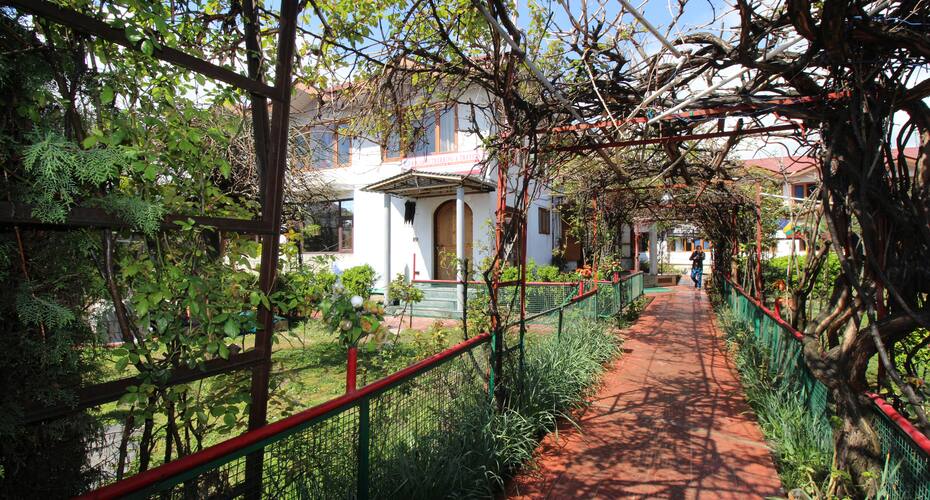 Hotel Lake Resort Boutique, Srinagar 2